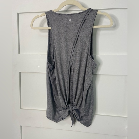 Yogalicious Overlapped Open Tie Back Tank Top Size Medium 6/8 . - Picture 2 of 7